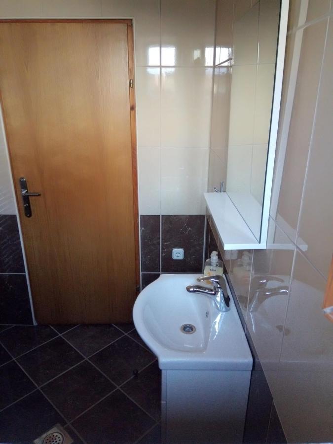 Studio Apartman Kika Otočac Extérieur photo